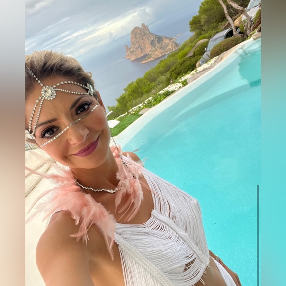 Meet your Posher, Andreea - Picture 3 of 4